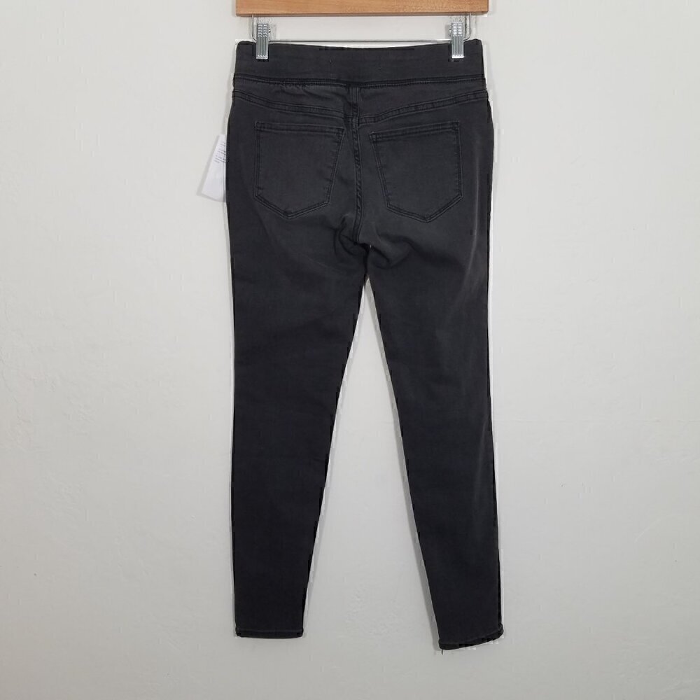 NWT Old Navy Petite Pull-On Jeans Jeggings Stretch Size 2P - Picture 4 of 6